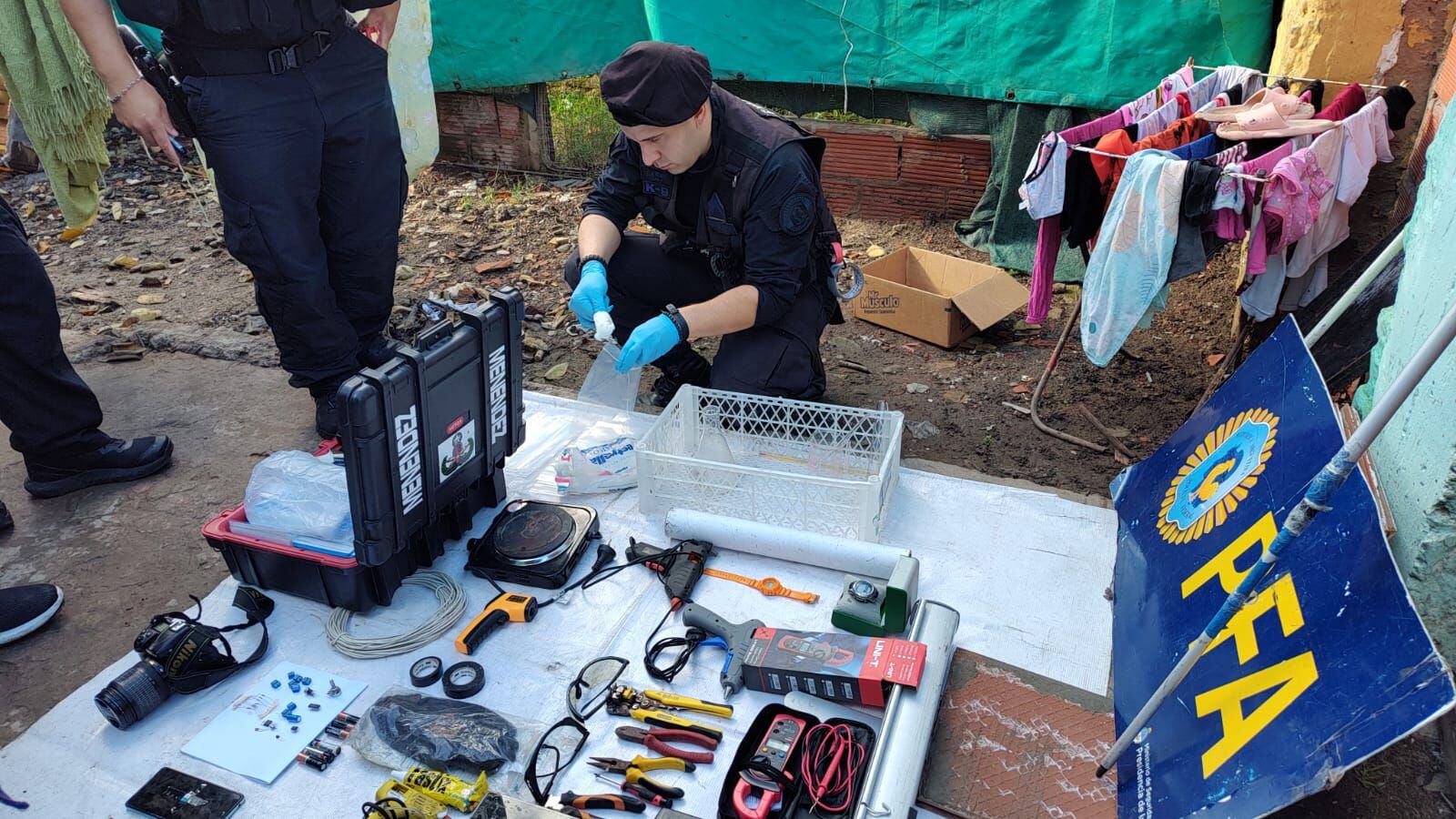 Operativo de la Policía Federal en una causa por fabricación de explosivos