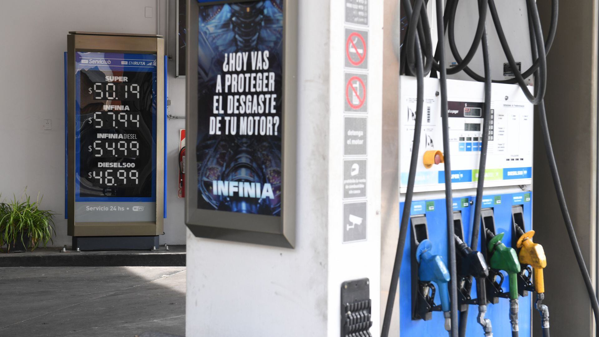 El aumento total de los combustibles será del 17 por ciento. (Foto: Maximiliano Luna)