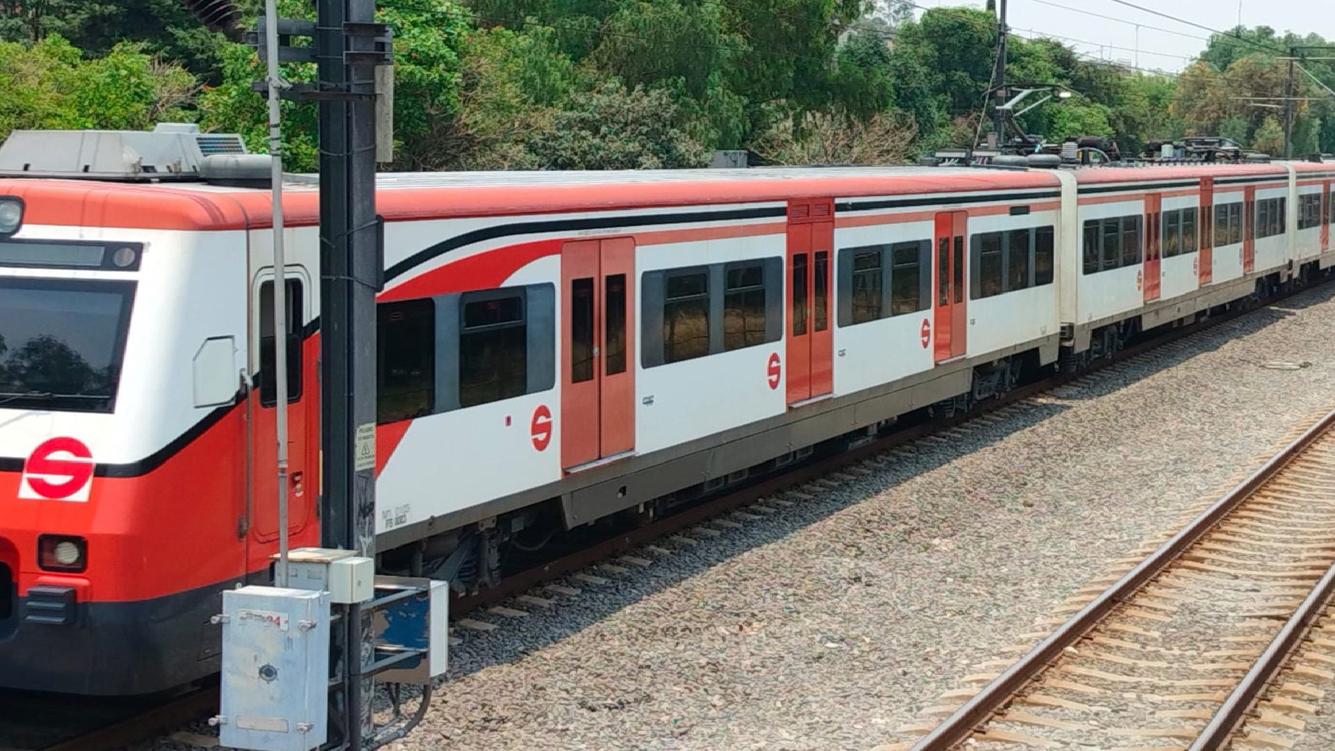 Siguen trabajando en la obra del Tren Suburbano AIFA (Jorge Contreras/Infobae México)