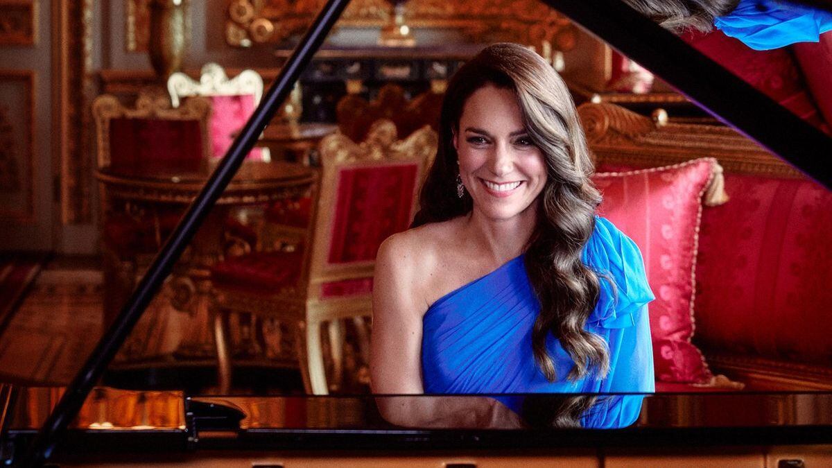 La princesa de Gales, Kate Middleton, tocando el piano en Eurovisión 2023. (UER)