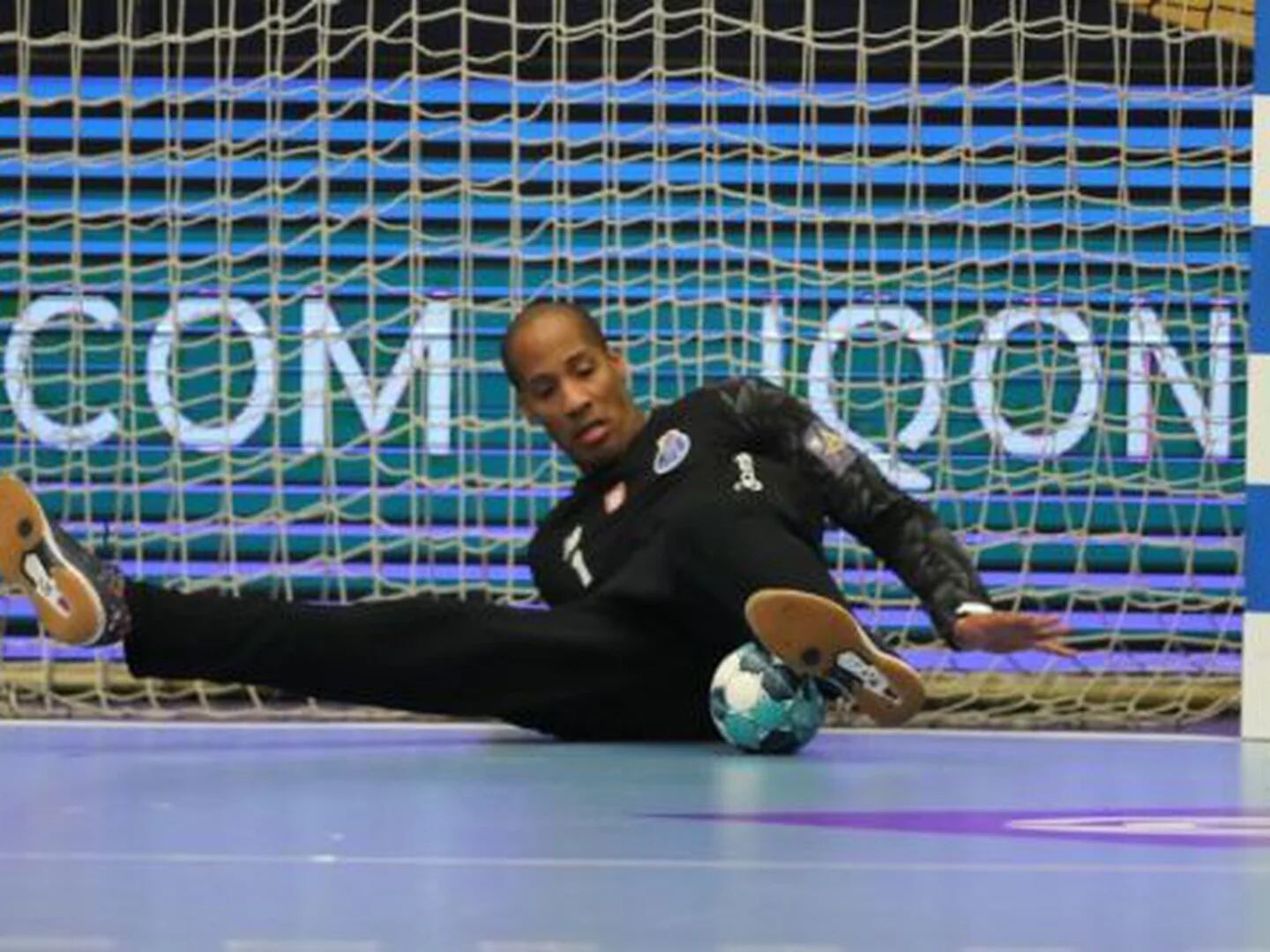 European Handball to pay tribute to Cuban goalkeeper Alfredo Quintana -  Prensa Latina