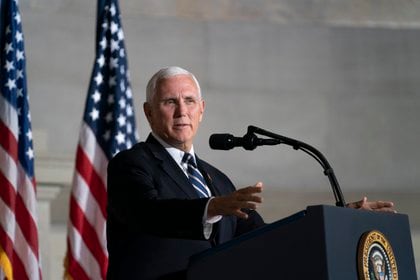 Mike Pence se ha consolidado como uno de los más grandes defensores de Trump y con ello se aseguró de mantenerse en la fórmula para buscar la reelección (EFE).