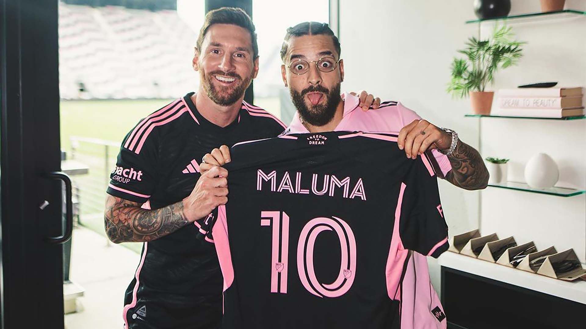 "Eres una inspiración", le dijo el cantante a Messi (Foto: @Maluma)