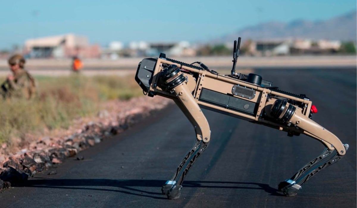 Estos perros robots incorporaran rifles con detección de objetivos por inteligencia artificial, además, se pueden usar en entornos urbanos y naturales para llevar a cabo aplicaciones de defensa. (Ghost Robotics)