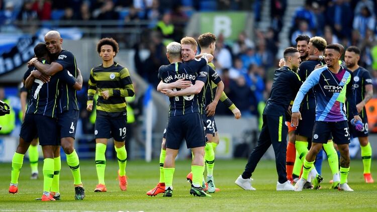 Soccer Football – Premier League – Brighton & Hove Albion v Manchester City – The American Express Community Stadium, Brighton, Britain – May 12, 2019 Manchester City’s Kevin De Bruyne and team mates celebrate winning the Premier League REUTERS/Toby Melville EDITORIAL USE ONLY. No use with unauthorized audio, video, data, fixture lists, club/league logos or “live” services. Online in-match use limited to 75 images, no video emulation. No use in betting, games or single club/league/player publications. Please contact your account representative for further details.