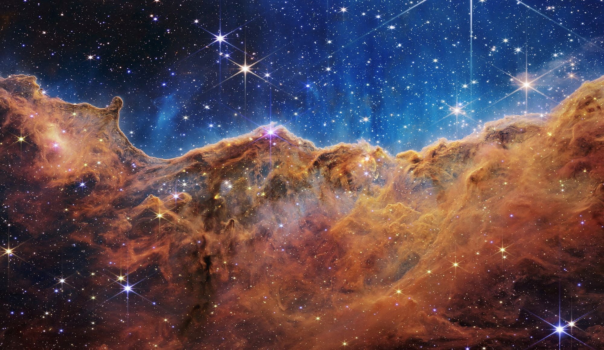 Los Acantilados Cósmicos, en la nebulosa de Carina, observados por la NASA (REUTERS)