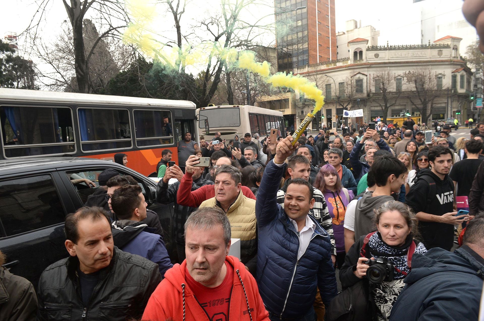 Cientos de militantes participaron de la recorrida 