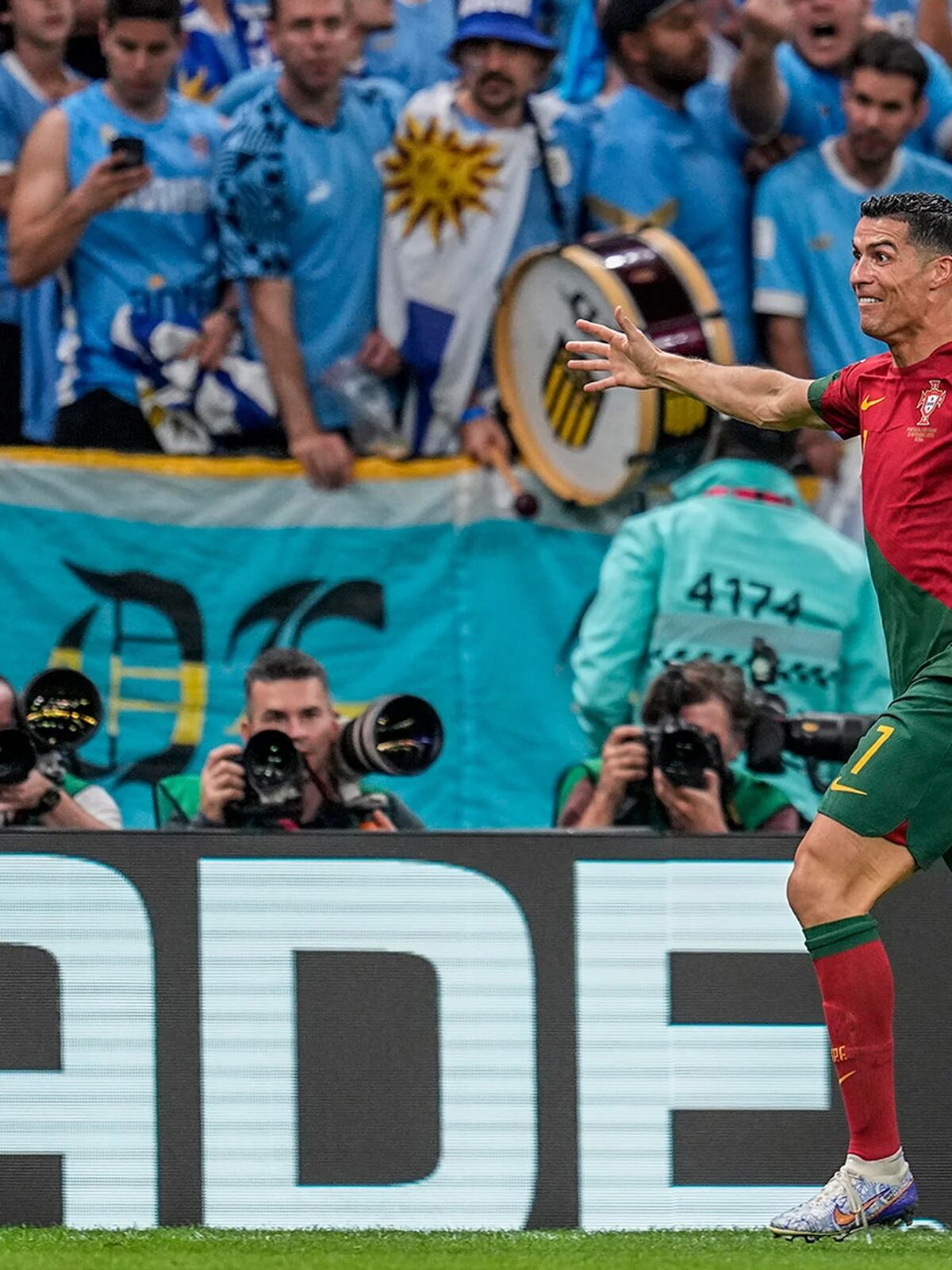 Hincha interrumpió el Portugal vs. Uruguay