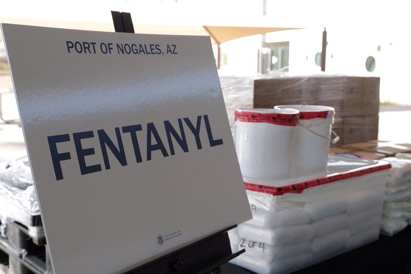 Paquetes de fentanilo incautados en un camión que cruzaba a Arizona desde México (Reuters/archivo)