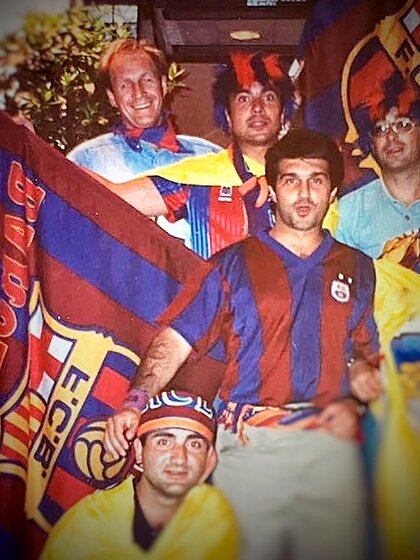 Laporta de joven celebrando la primera Champions del Barcelona (Foto: @jlaportaoficial)