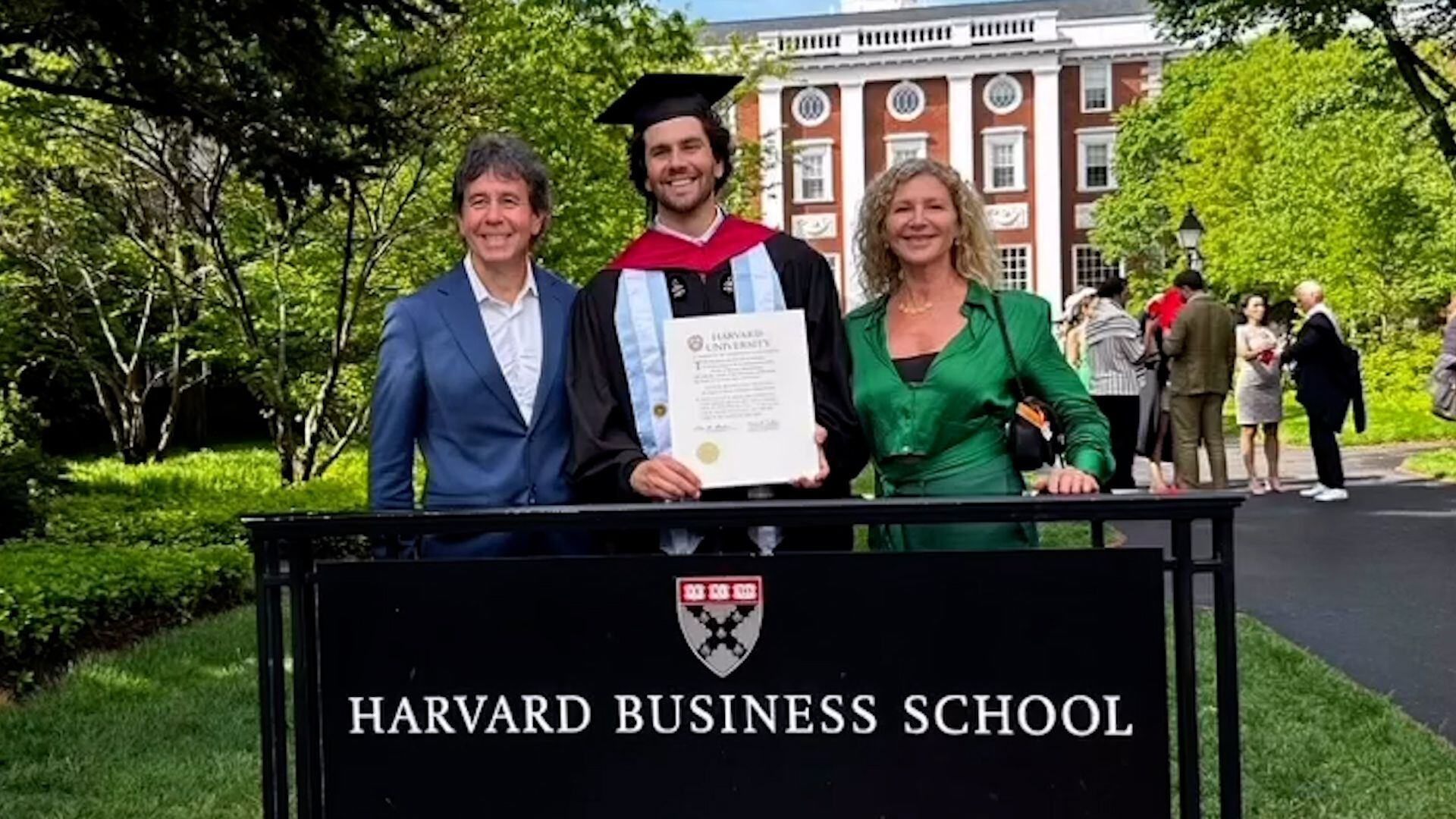 La emoción de Ariel Rodríguez Palacios por la graduación de su hijo en Harvard: "Estamos orgullosos de tus logros"