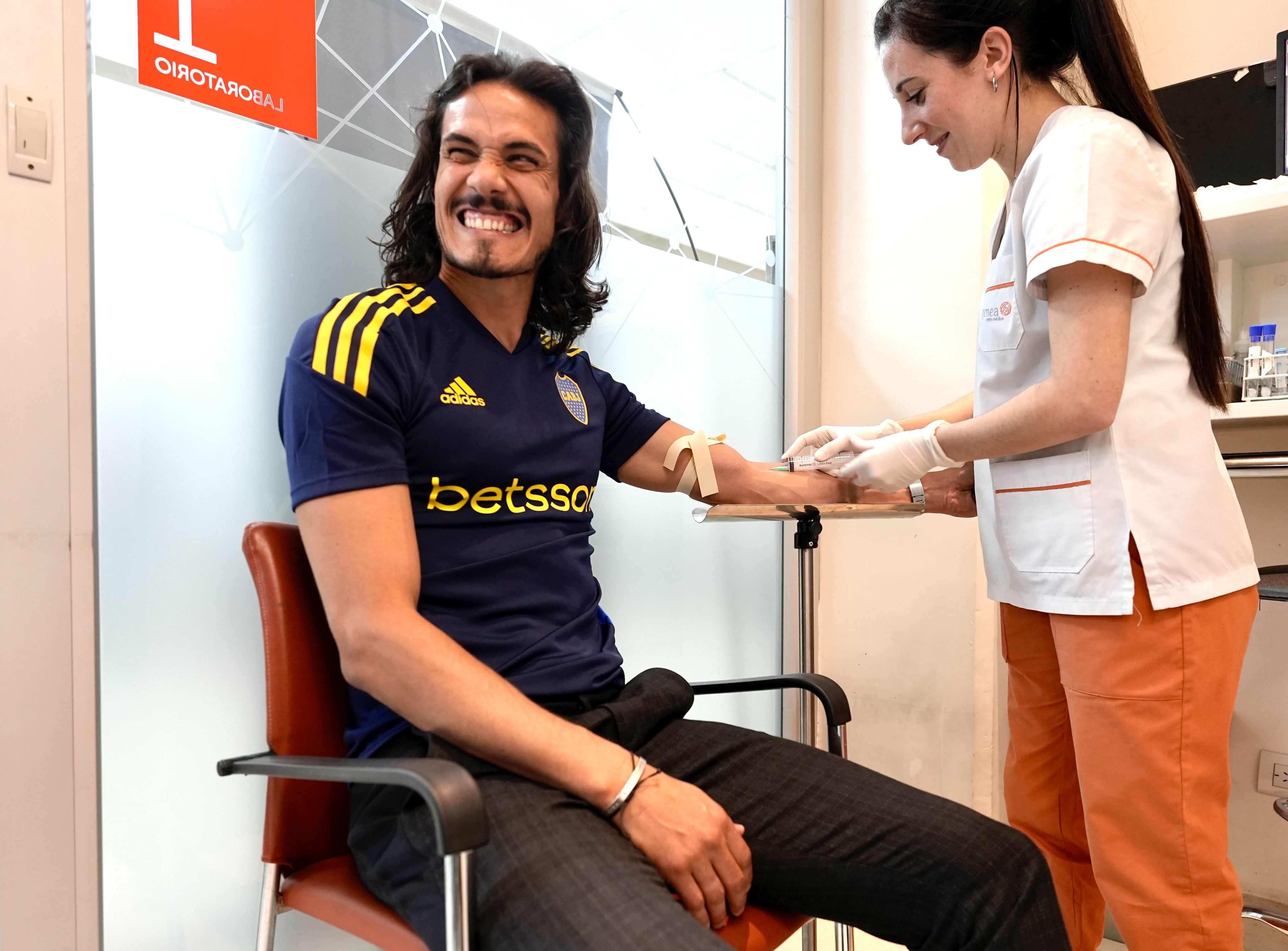 Edinson Cavani se realizó la revisión médica. (Foto: Prensa Boca)