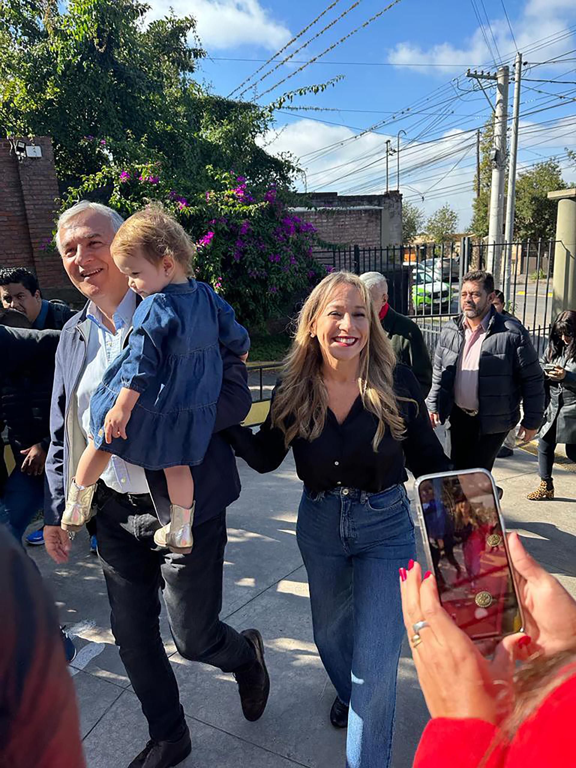 El gobernador de Jujuy Gerardo Morales fue a votar con la familia