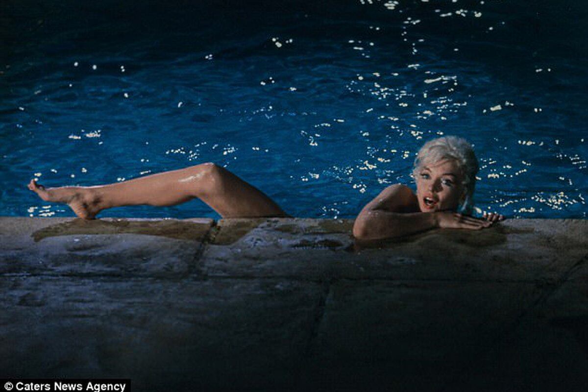 Subastan Unas Desconocidas Fotos De Marilyn Monroe Mientras Nada Desnuda En Una Piscina Infobae 0299