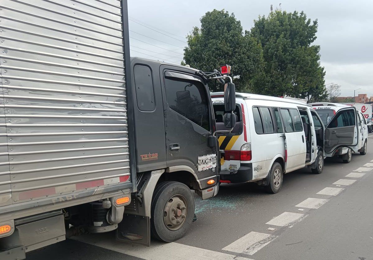 No se reportaron lesionados dentro de las rutas escolares - crédito @BogotaTransito/X