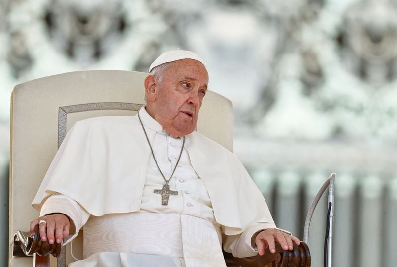 El Papa Francisco asiste a una audiencia general semanal en la plaza de San Pedro del Vaticano. 5 junio 2024. REUTERS/Yara Nardi