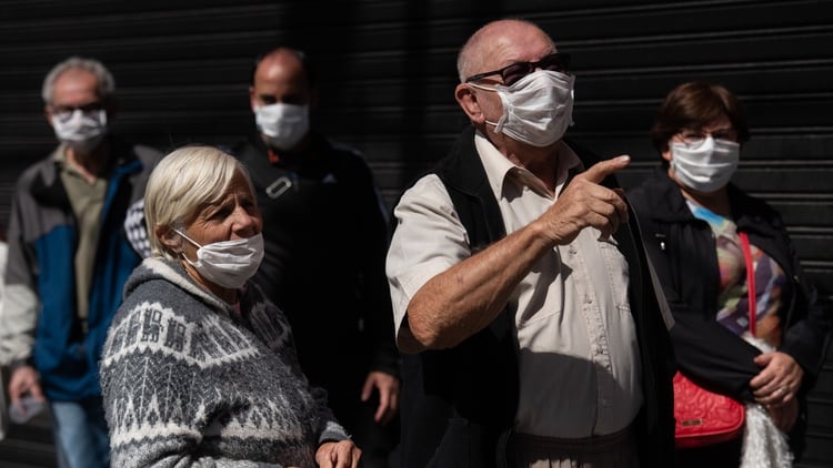 El Defensor de la Tercera Edad pidió la renuncia del titular de la ANSES por el descontrol en los bancos