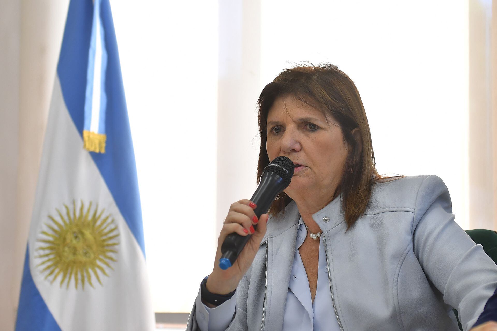 Patricia Bullrich durante la rueda de prensa en que la mostró su apoyo al candidato Javier Milie. Foto: Maxi Luna