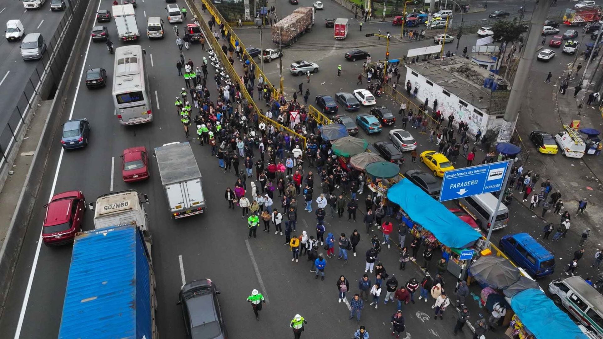 Para de transportistas duraría tres días si no se atienden los reclamos. - Andina