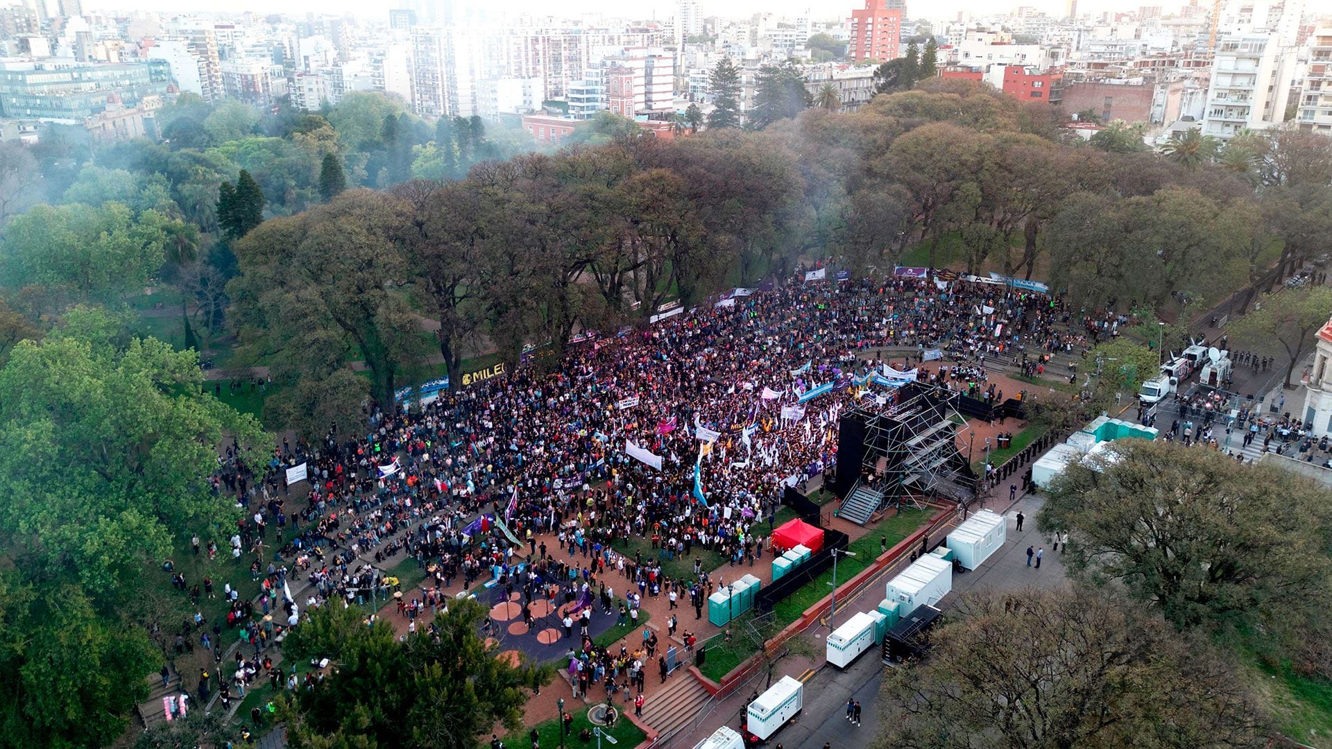 El Parque Lezama a las 18:50 del sábado