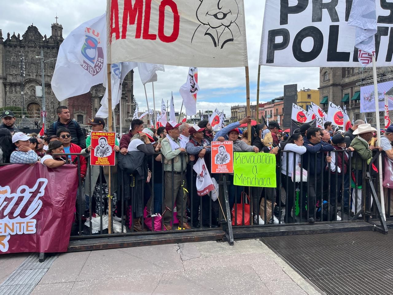 Simpatizantes celebran toma de protesta | Foto: Octavio Vargas - Infobae México