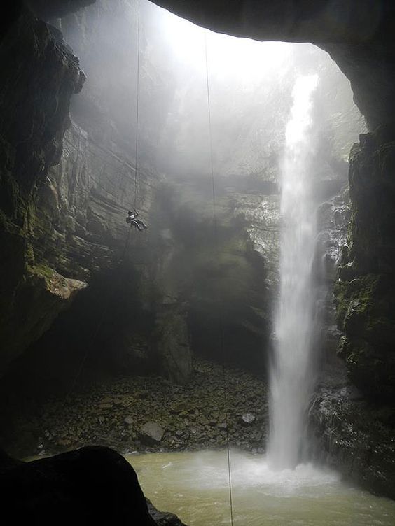 Existen varias actividades para realizar en este sitio, como rappel (@fxochitla)