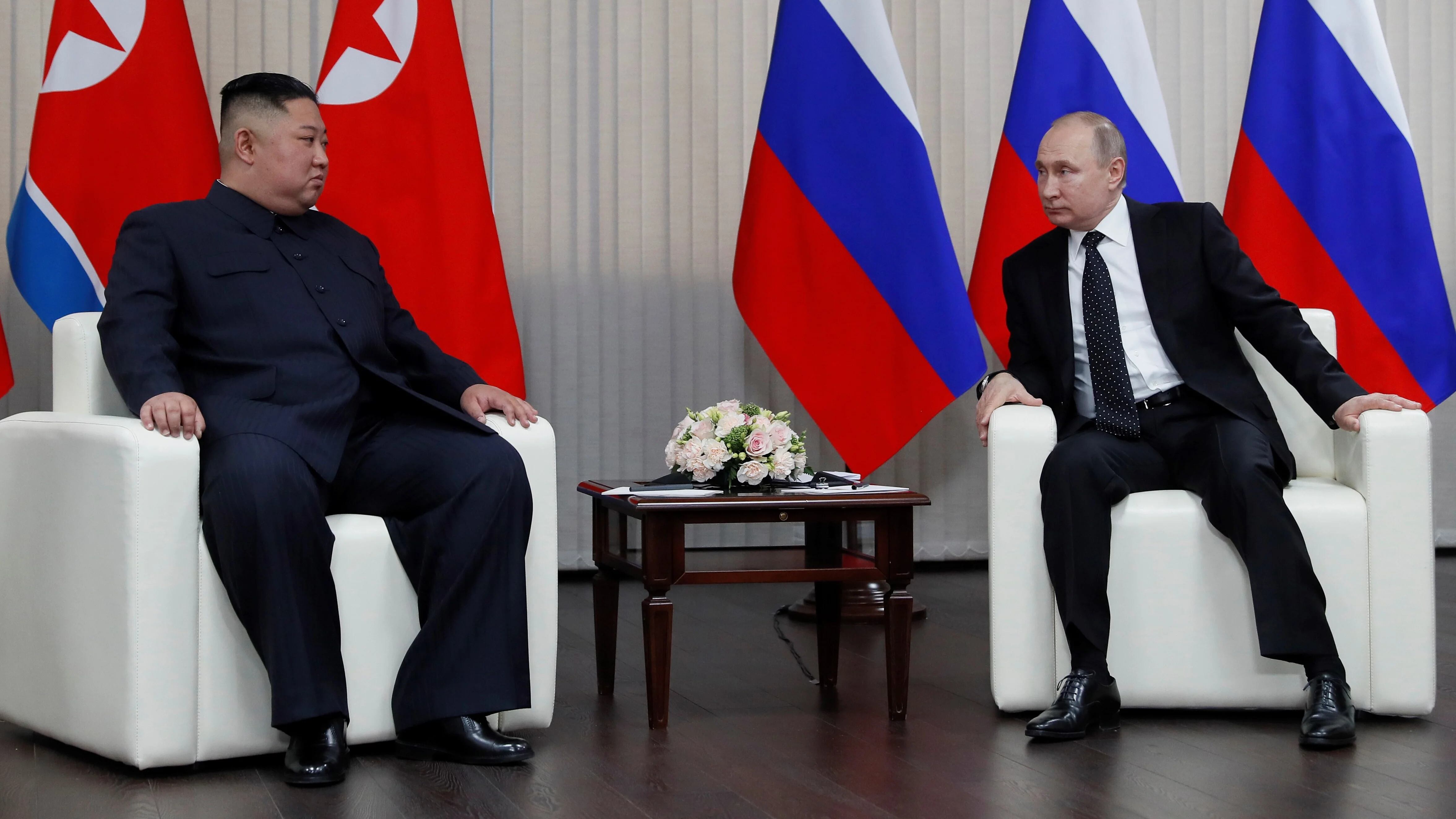 Imagen de 2019 del jefe de estado ruso Vladimir Putin y el dictador norcoreano Kim Jong-un (EFE)