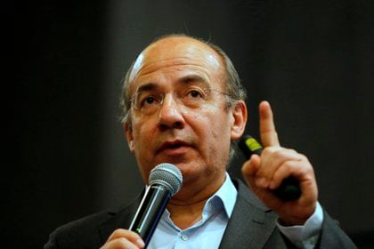 «Rechazo y agresión»: Felipe Calderón critica los gestos de López Obrador que restringen la inversión en México