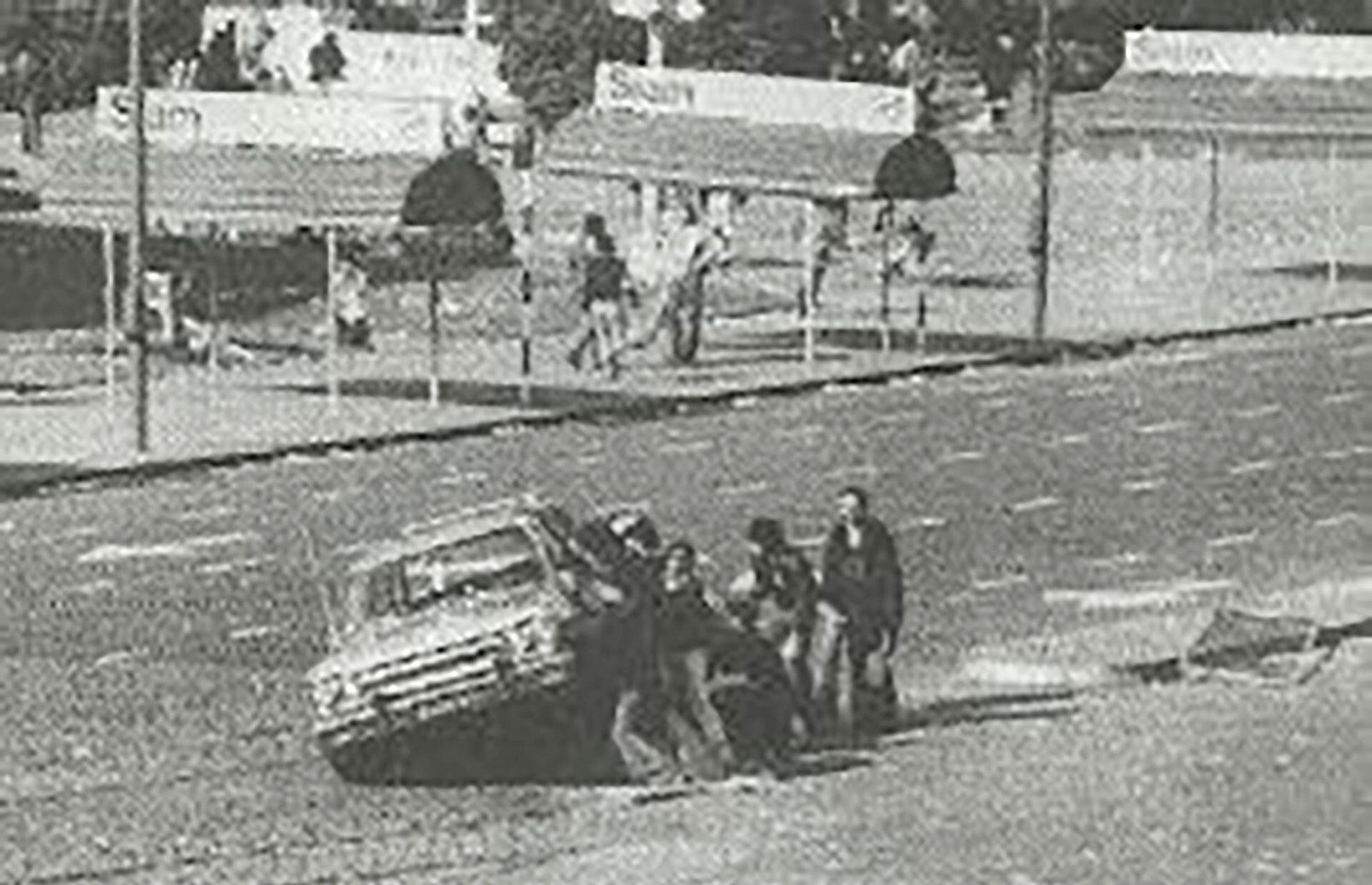 Disturbios en Plaza de Mayo Cámpora 25/5/73