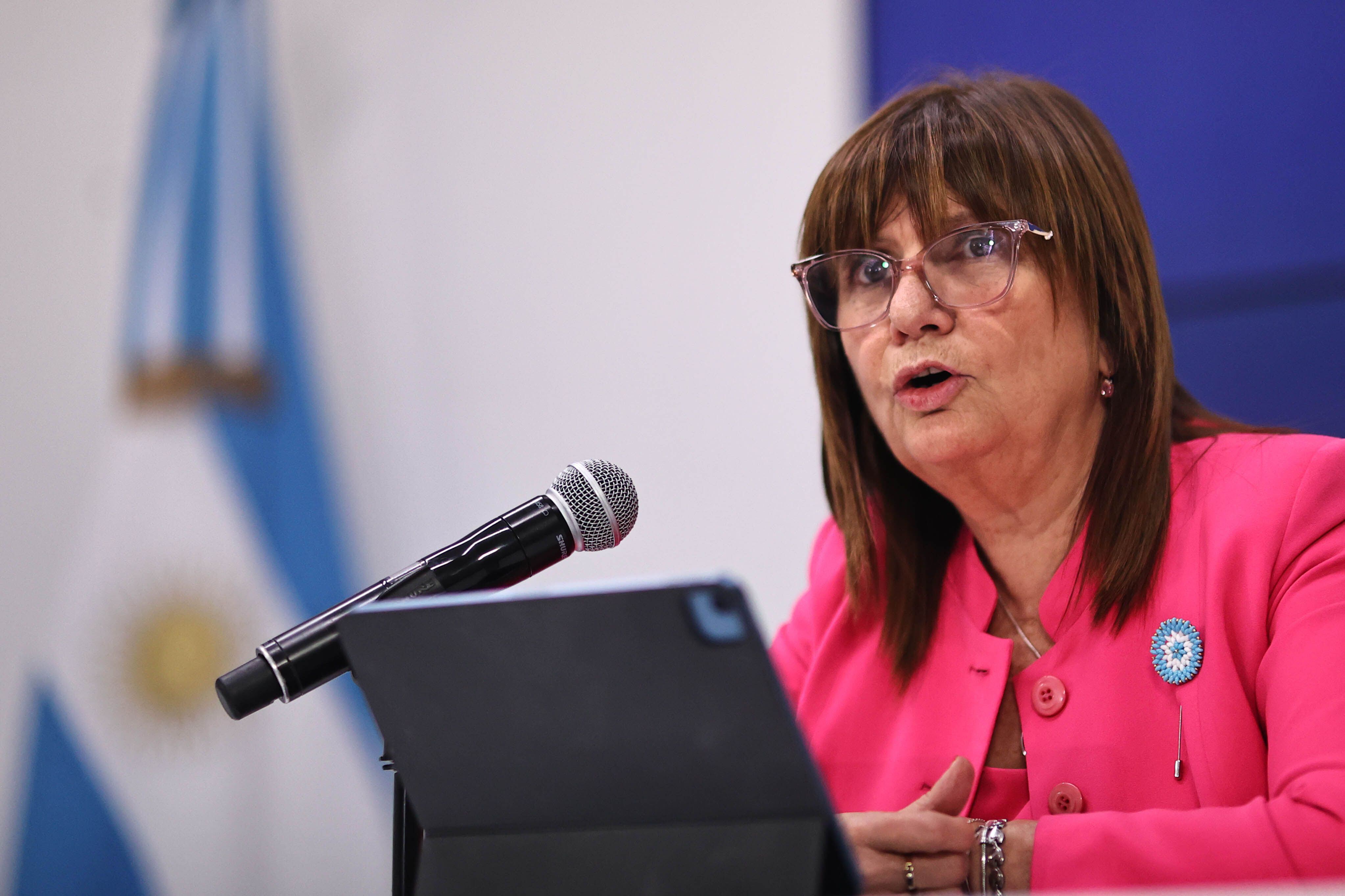 La ministra de Seguridad, Patricia Bullrich explicó durante una rueda de prensa el protocolo anti-piquetes (EFE/ Juan Ignacio Roncoroni)
