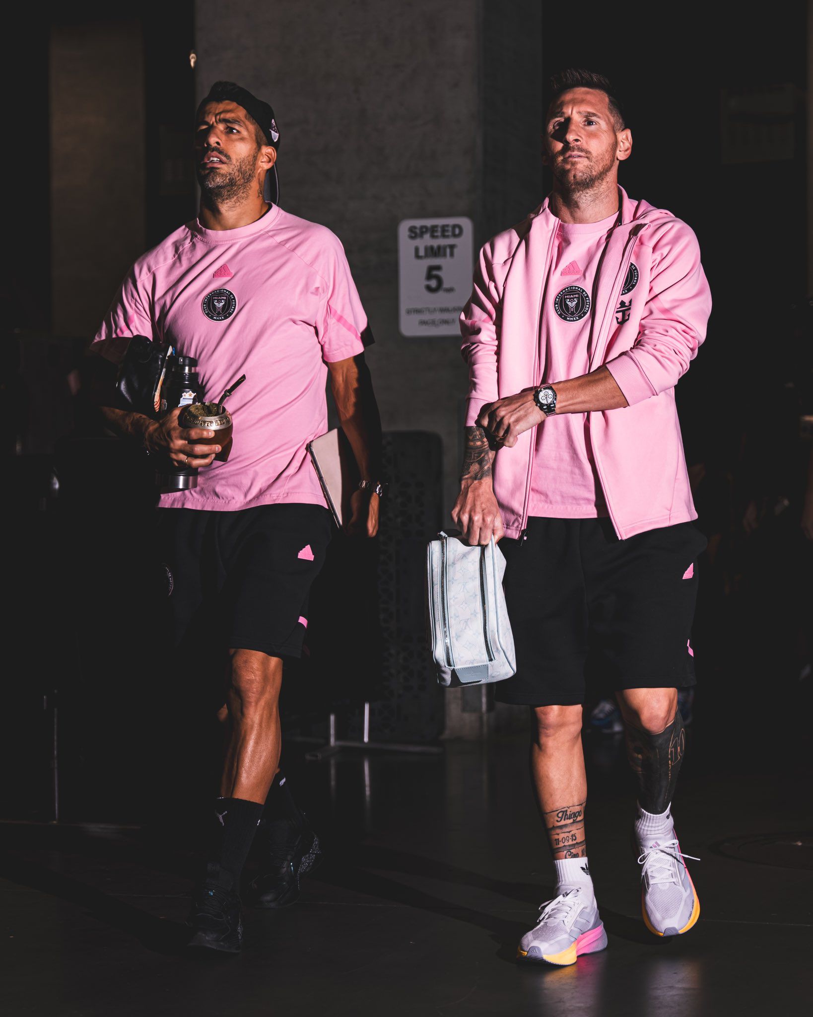 Las llegadas de Luis Suárez y Lionel Messi al estadio para un nuevo partido por la MLS (@InterMiamiCF)