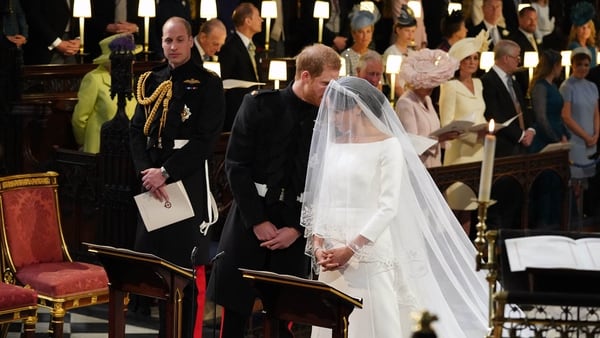 El príncipe Harry y la estadounidense Meghan Markle se convirtieron en los duques de Sussex (AFP)