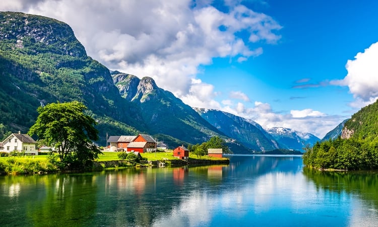 Se sospecha que los asombrosos paisajes del país también podrían mejorar un poco la vida (Shutterstock)