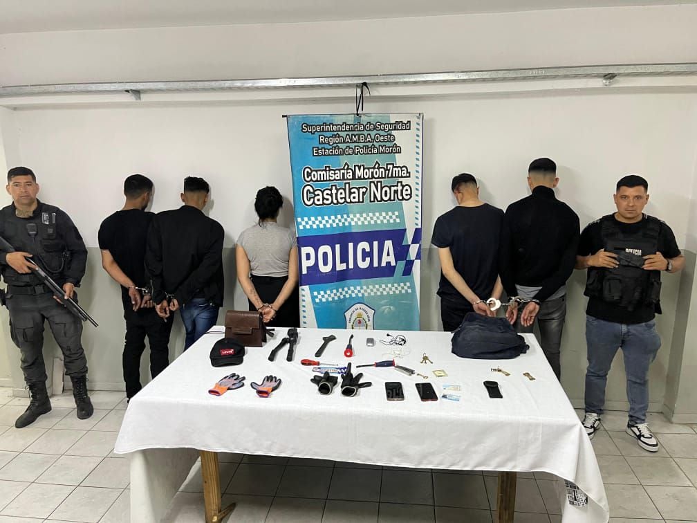 La policía secuestró varios elementos que los delincuentes utilizaron para llevar a cabo el robo