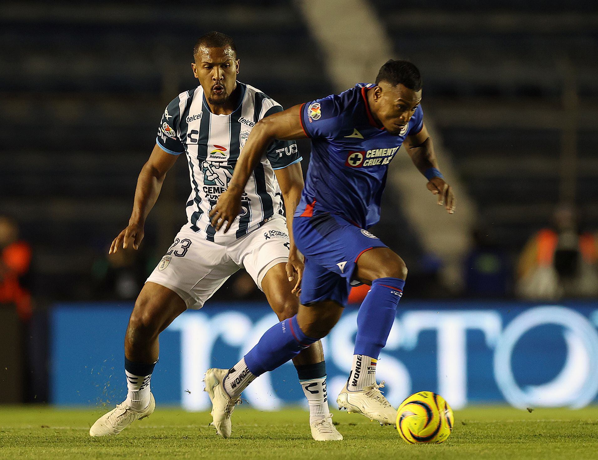 Salomón fue titular en Pachuca y completó los 90 minutos (Foto: EFE)