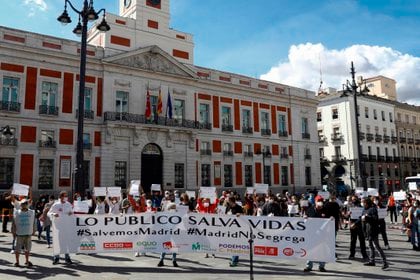 Protesta contra las restricciones en Puerta del Sol (EFE)