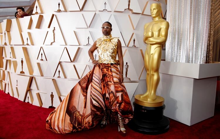 Billy Porter uno de los más polémicos en la elección de sus outfits estuvo dentro de los peor vestidos en los Oscars en su edición número 92. 