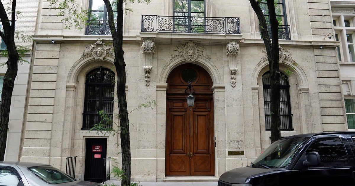 New York’s Mansion of Horror has sold Jeffrey Epstein and his menorah invitations for $ 51 million