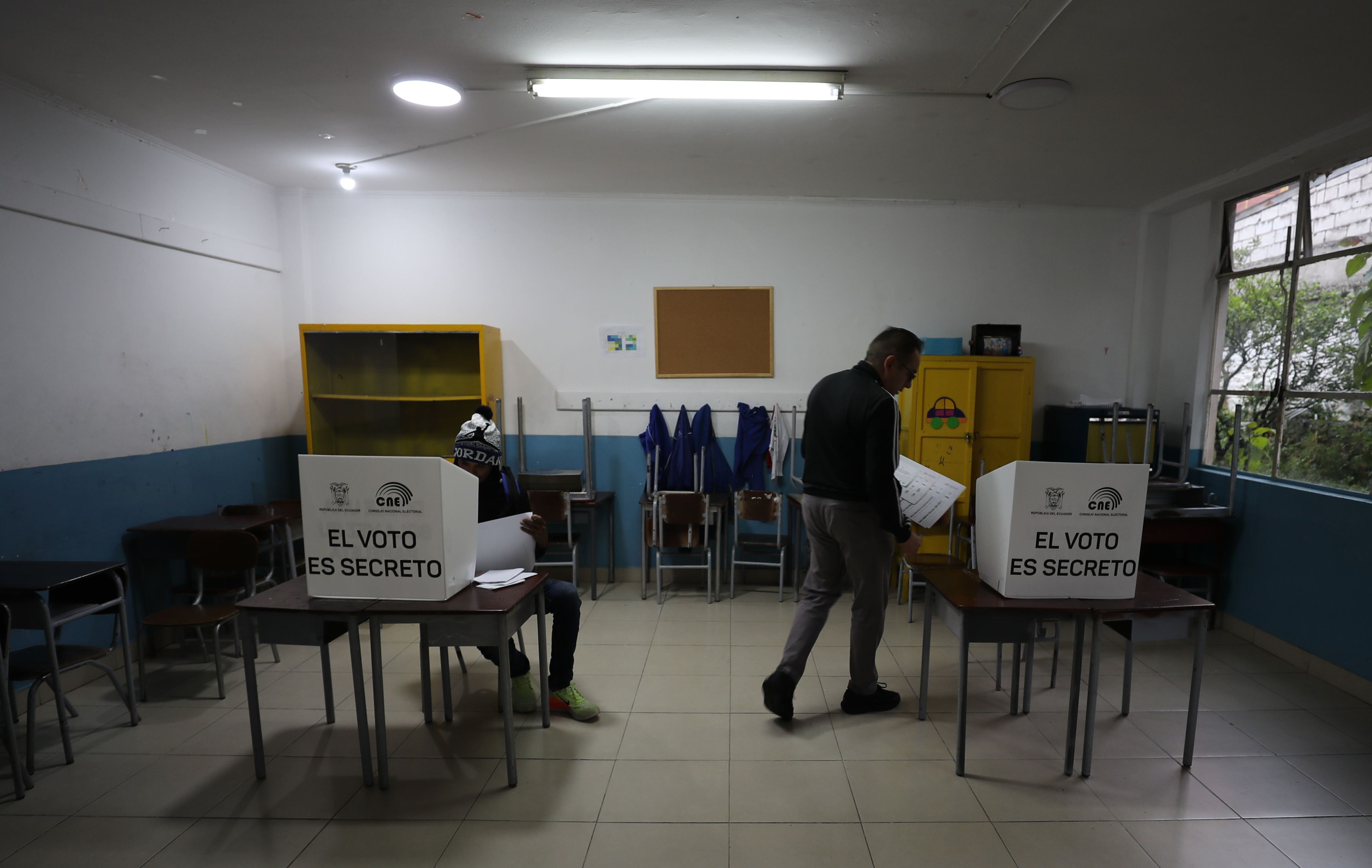 Más de 13 millones de ecuatorianos votarán en el balotaje del domingo (EFE/ José Jácome)
