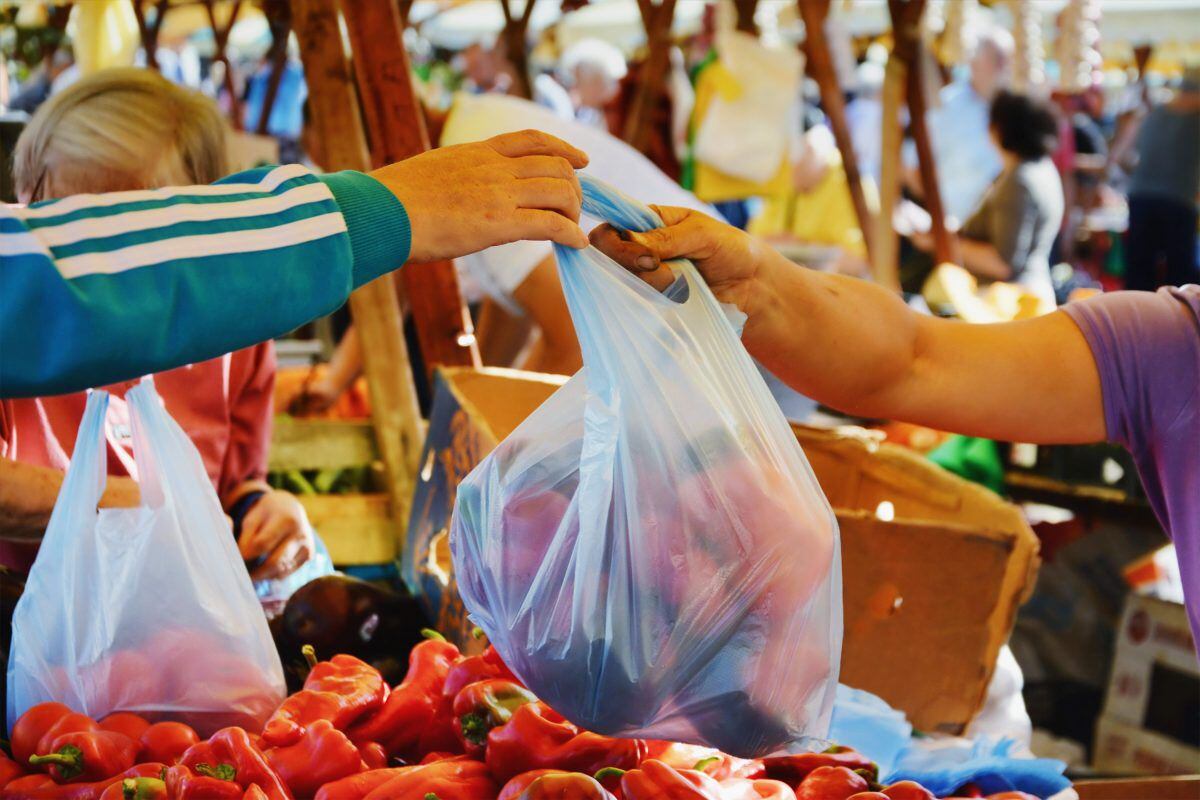 El precio de las bolsas de plástico será mayor desde este 2022