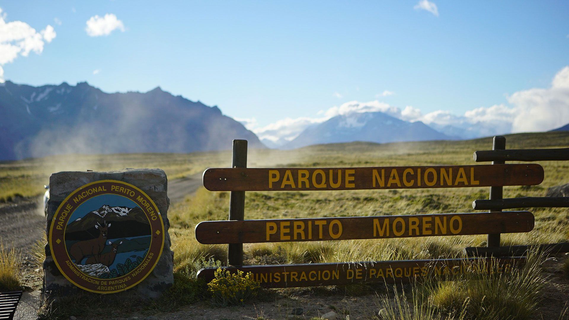 El viaje hacia el Parque Nacional Perito Moreno sumerge a los turistas en una experiencia única y la necesidad de una planeación meticulosa frente a la naturaleza imponente