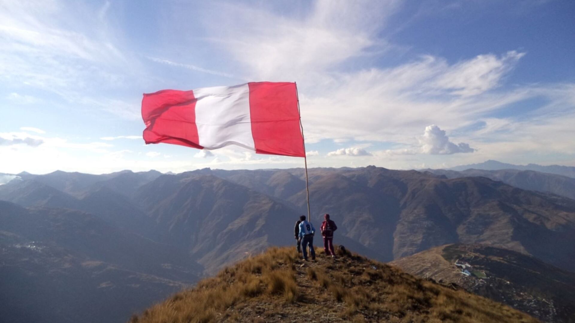 La bandera del Perú, uno de nuestros símbolos patrios más significativos