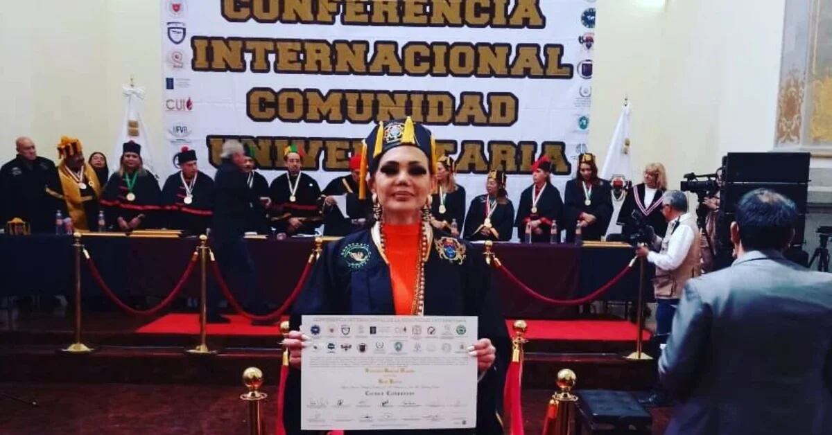 Carmen Campuzano received an honorary doctorate