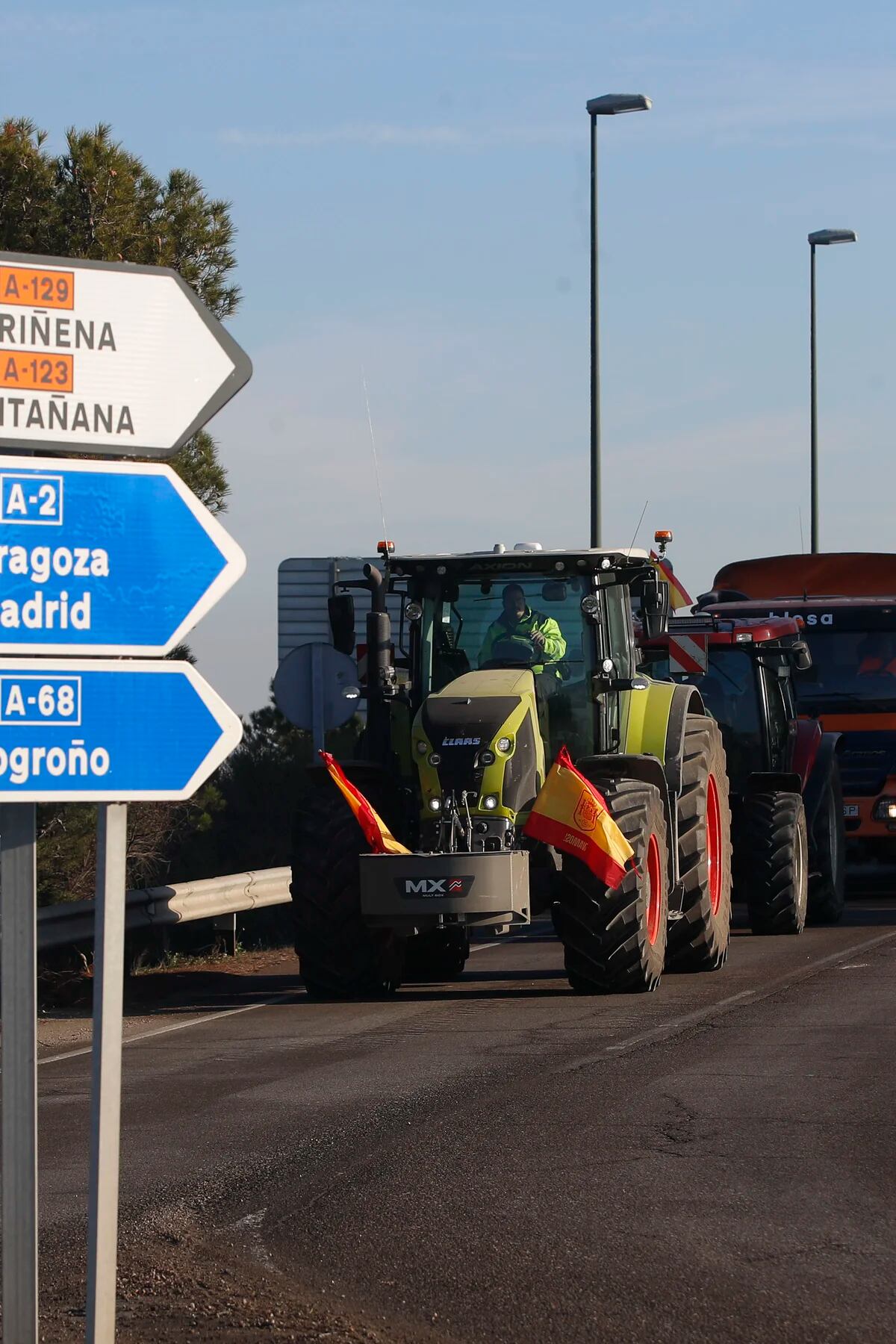 La DGT tiene el mejor mapa para saber en tiempo real qué carreteras están  cortadas por la huelga de agricultores