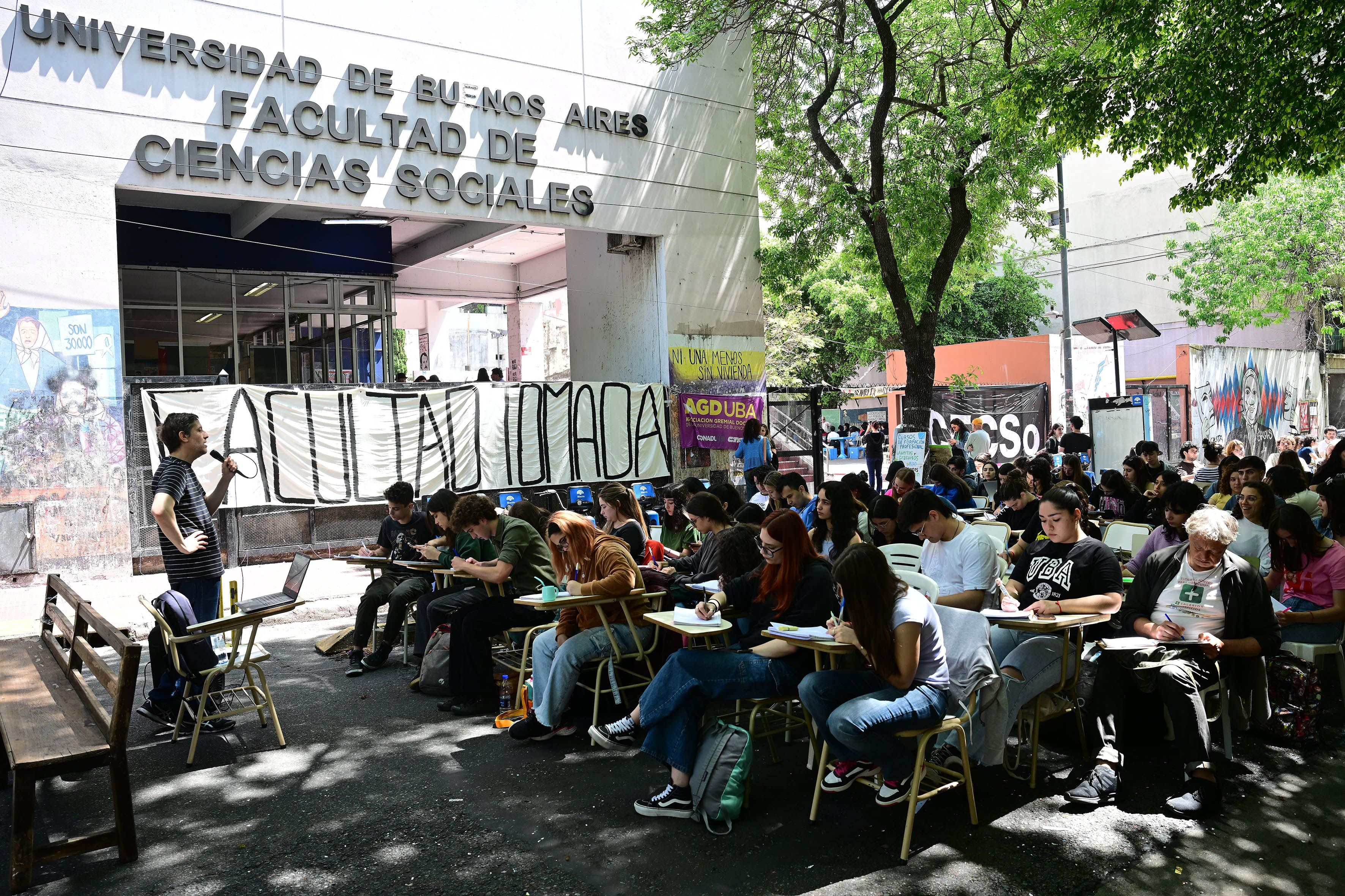 Clase abierta en la Facultad de Ciencias Sociales 