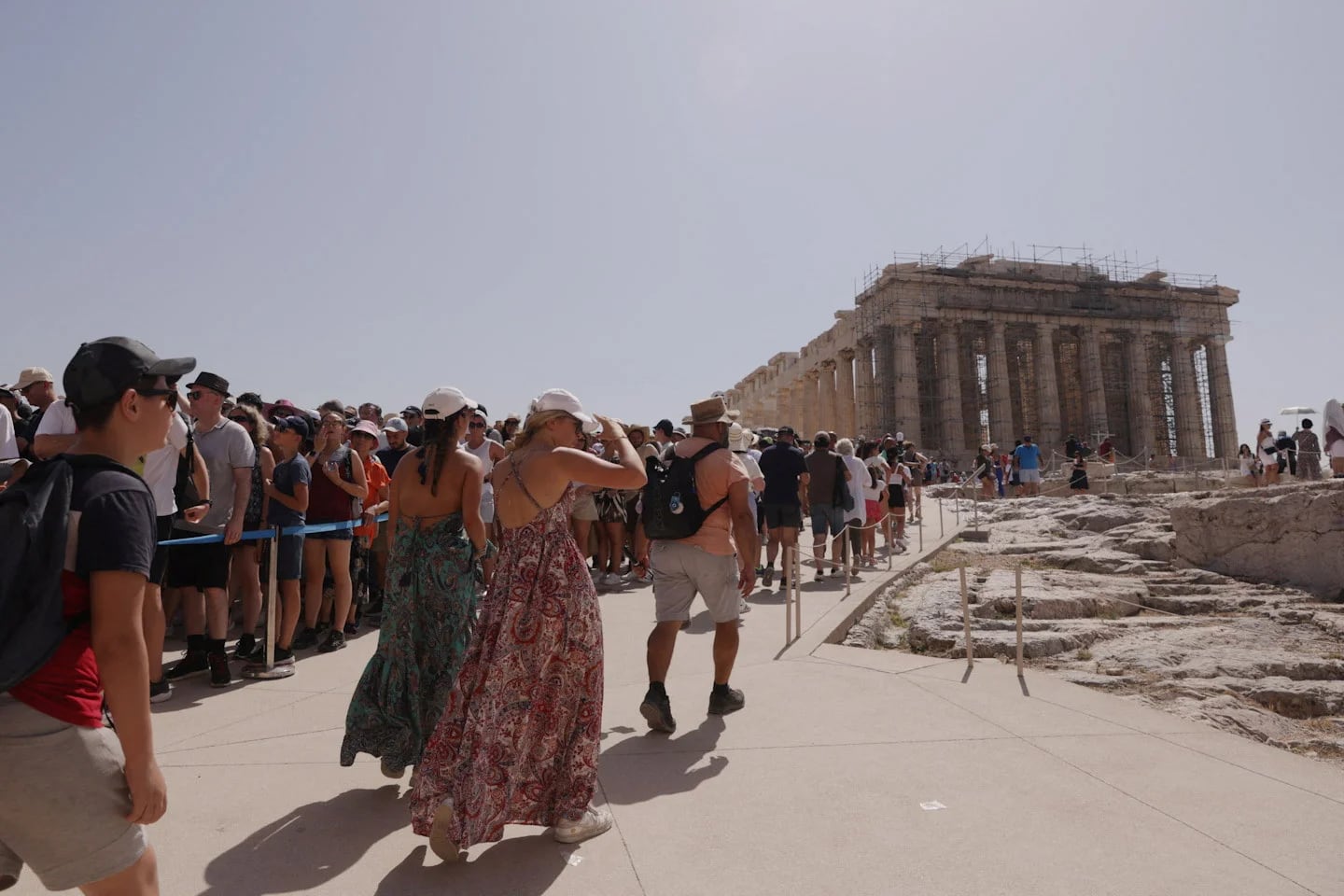La acrópolis cierra durante varias horas por el calor (Reuters)