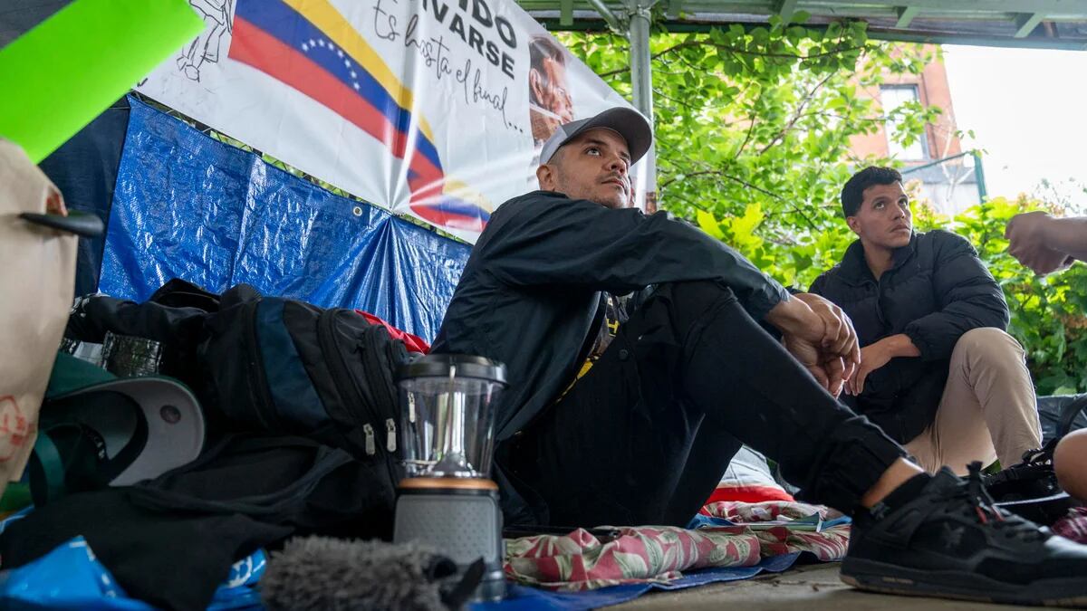 Dos venezolanos iniciaron una huelga de hambre frente a la ONU para exigir que actúe contra el fraude electoral chavista