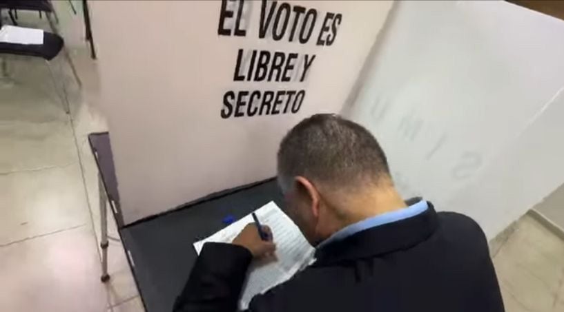 El diputado Rubén Moreira realizó un simulacro de la elección de jueces 

Crédito: Captura de pantalla a video de @rubenmoreirav/ Instagram