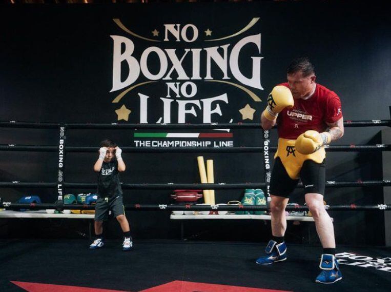 Canelo aseguró que apoyará a su hijo si él quiere ser boxeador (Instagram/ @canelo)