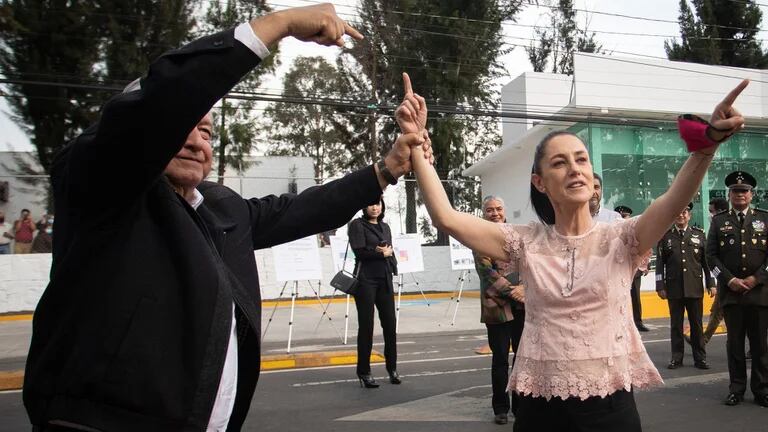 “sí Es Un Honor” Claudia Sheinbaum Refrendó Su Lealtad A Amlo A 17